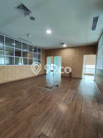 Kantor Area Komersial di Central Park, Luas 142m², Jalan Raya Kantor Area Komersial di Central Park, Luas 142m², Jalan Raya