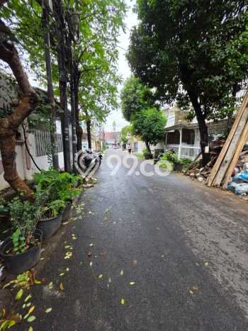 Dijual Rumah Kost di Tanjung Duren, Jakarta Barat, 51 KT, 51 KM, Bangunan 2400m2 Dijual Rumah Kost di Tanjung Duren, Jakarta Barat, 51 KT, 51 KM, Bangunan 2400m2