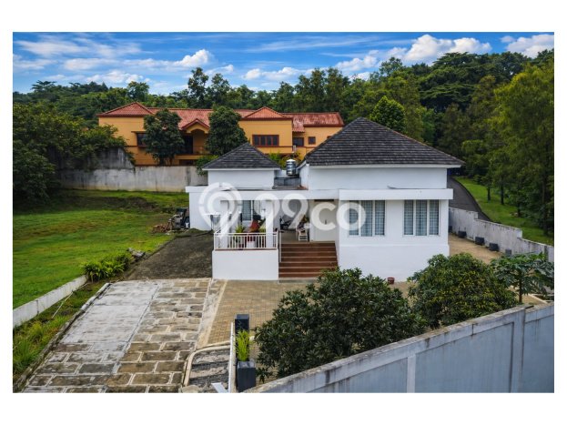 For Sale! Premium House LT 1641m2 Desain Elegan di Sentul City For Sale! Premium House LT 1641m2 Desain Elegan di Sentul City
