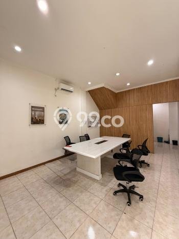 Ruko Komersial Disewakan di Cinere Depok Luas 105m2 Ruko Komersial Disewakan di Cinere Depok Luas 105m2
