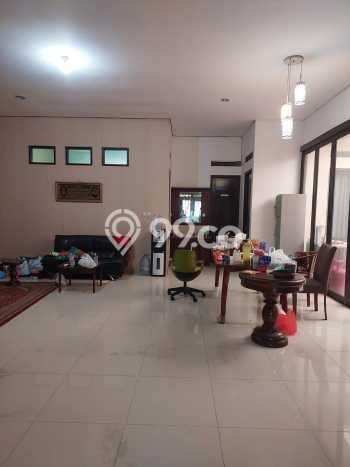 Dijual Rumah 5 Kamar Lokasi Ideal Bagus dan Strategis di Batununggal Dijual Rumah 5 Kamar Lokasi Ideal Bagus dan Strategis di Batununggal