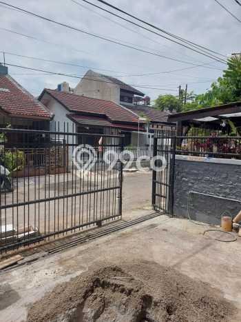 Rumah Modern 4 KT di Taman Kopo Indah Bandung Semi Furnished Rumah Modern 4 KT di Taman Kopo Indah Bandung Semi Furnished