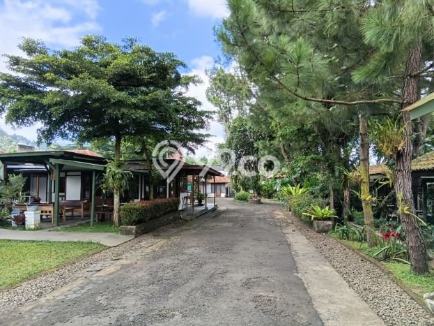Vila Terawat Kawasan Lembang, Luas 5070m2m², Posisi Premium dengan jalan bagus Vila Terawat Kawasan Lembang, Luas 5070m2m², Posisi Premium dengan jalan bagus