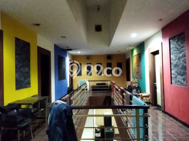 Unit Kost Dijual di Taman Anggrek dengan 33 Kamar Area Ramai Unit Kost Dijual di Taman Anggrek dengan 33 Kamar Area Ramai
