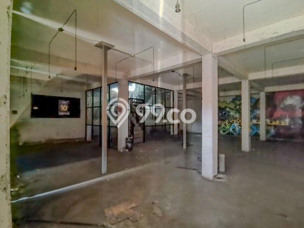 Area Ramai! Ruko Dijual di Ciputat untuk Bisnis Luas Bangunan 360m2 Area Ramai! Ruko Dijual di Ciputat untuk Bisnis Luas Bangunan 360m2