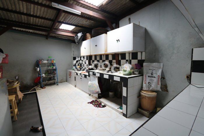 Siap Huni Hunian Elit 6 Kamar di Kebayoran Lama Dekat ke Mana Pun Siap Huni Hunian Elit 6 Kamar di Kebayoran Lama Dekat ke Mana Pun
