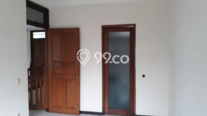 Komersial Dijual di Tangerang Selatan LT 200m2 & LB 180m2 Lokasi Terbaik! Komersial Dijual di Tangerang Selatan LT 200m2 & LB 180m2 Lokasi Terbaik!