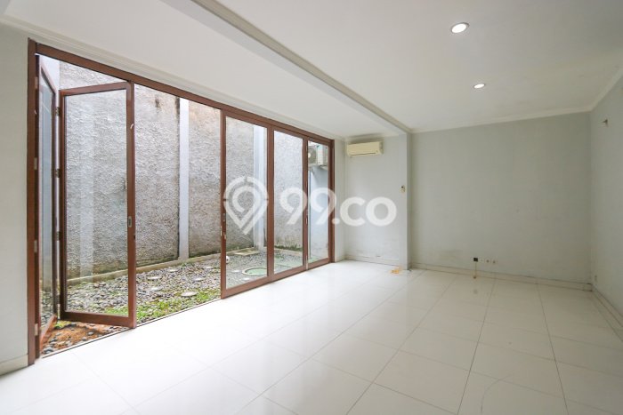 Rumah Elit LB 180m2 Siap Huni Desain Elegan di Sektor 9-Bintaro, Tangerang Selatan Rumah Elit LB 180m2 Siap Huni Desain Elegan di Sektor 9-Bintaro, Tangerang Selatan