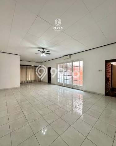 Rumah Elit LB 218m2 Siap Huni Desain Elegan di Cipete, Jakarta Selatan Rumah Elit LB 218m2 Siap Huni Desain Elegan di Cipete, Jakarta Selatan