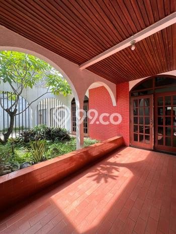Rumah Elit Modern Siap Huni di Lebak Bulus Jakarta Selatan Rumah Elit Modern Siap Huni di Lebak Bulus Jakarta Selatan