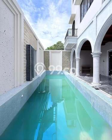 Ready to Use! Luxury House LT 360m2 Desain Modern di Pejaten Ready to Use! Luxury House LT 360m2 Desain Modern di Pejaten