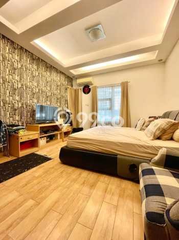 Hunian Elit LB 310m2 Siap Pakai Desain Elegan di Pondok Indah, Jakarta Selatan Hunian Elit LB 310m2 Siap Pakai Desain Elegan di Pondok Indah, Jakarta Selatan