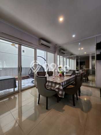 Hunian Mewah Dijual LT 196m2 di Kebayoran Baru, Jakarta Selatan Hunian Mewah Dijual LT 196m2 di Kebayoran Baru, Jakarta Selatan
