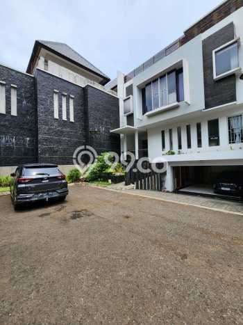Hunian Mewah Dijual LT 196m2 di Kebayoran Baru, Jakarta Selatan Hunian Mewah Dijual LT 196m2 di Kebayoran Baru, Jakarta Selatan
