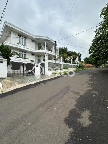 Siap Huni Hunian Elit 6 Kamar di Cinere Dekat ke Mana Saja Siap Huni Hunian Elit 6 Kamar di Cinere Dekat ke Mana Saja