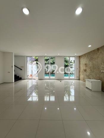 Ready to Use! Luxury House LT 543m2 Desain Modern di Pejaten Ready to Use! Luxury House LT 543m2 Desain Modern di Pejaten