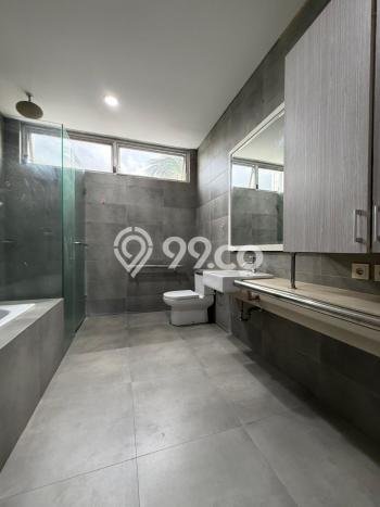 Ready to Use! Luxury House LT 543m2 Desain Modern di Pejaten Ready to Use! Luxury House LT 543m2 Desain Modern di Pejaten