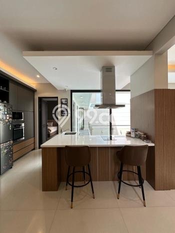 Ready to Use! Luxury House LT 364m2 Desain Elegan di Mega Kuningan Ready to Use! Luxury House LT 364m2 Desain Elegan di Mega Kuningan