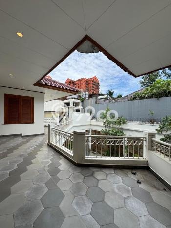 Rumah Elit Modern Siap Huni di Pondok Indah Jakarta Selatan Rumah Elit Modern Siap Huni di Pondok Indah Jakarta Selatan