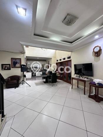 Rumah Eksklusif Dijual LT 209m2 di Cilandak, Jakarta Selatan Rumah Eksklusif Dijual LT 209m2 di Cilandak, Jakarta Selatan