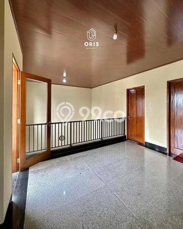 Rumah Elit LB 268m2 Siap Pakai Desain Elegan di Cipete, Jakarta Selatan Rumah Elit LB 268m2 Siap Pakai Desain Elegan di Cipete, Jakarta Selatan