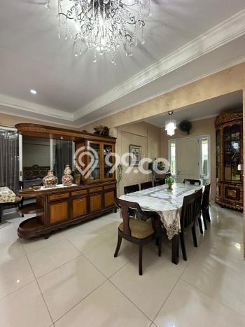 Dijual Rumah Luas Elegan Dengan View Cantik di Veteran, Jakarta Selatan Dijual Rumah Luas Elegan Dengan View Cantik di Veteran, Jakarta Selatan