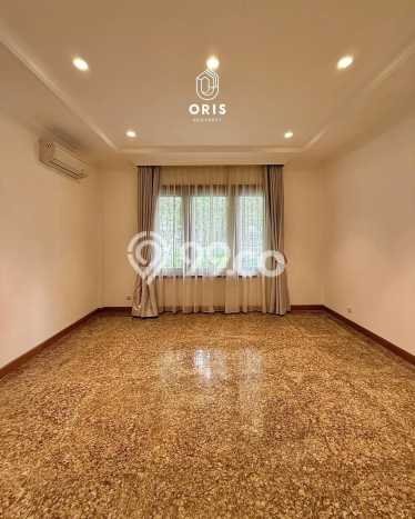 Rumah Elit Modern Siap Huni di Pondok Indah Jakarta Selatan Rumah Elit Modern Siap Huni di Pondok Indah Jakarta Selatan
