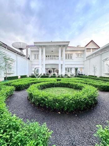 Dijual Rumah Premium dengan Fasilitas Sekitar Lengkap di Menteng, Jakarta Pusat Dijual Rumah Premium dengan Fasilitas Sekitar Lengkap di Menteng, Jakarta Pusat
