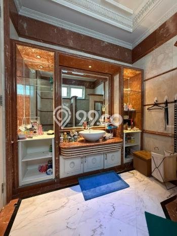 Siap Huni Rumah Mewah 5 Kamar di Kelapa Gading Dekat ke Mana Pun Siap Huni Rumah Mewah 5 Kamar di Kelapa Gading Dekat ke Mana Pun