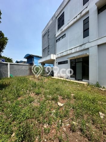 For Sale! Luxury House LT 785m2 Desain Elegan di Veteran For Sale! Luxury House LT 785m2 Desain Elegan di Veteran