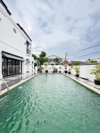 Rumah Mewah LB 790m2 Siap Huni Desain Elegan di Bintaro, Jakarta Selatan Rumah Mewah LB 790m2 Siap Huni Desain Elegan di Bintaro, Jakarta Selatan