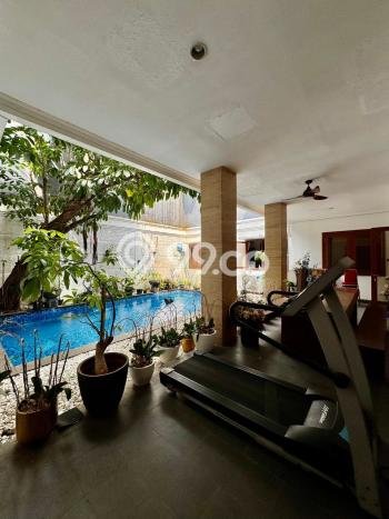 Rumah Elit Modern Siap Huni di Pondok Indah Jakarta Selatan Rumah Elit Modern Siap Huni di Pondok Indah Jakarta Selatan