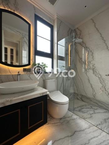 For Sale! Premium House LT 338m2 Desain Elegan di Senopati For Sale! Premium House LT 338m2 Desain Elegan di Senopati