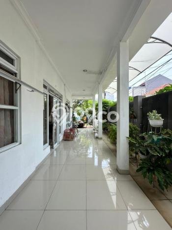Ready to Use! Luxury House LT 350m2 Desain Elegan di Tomang Ready to Use! Luxury House LT 350m2 Desain Elegan di Tomang