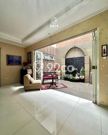 Dijual Rumah Luas Elegan Dengan View Cantik di Veteran, Jakarta Selatan Dijual Rumah Luas Elegan Dengan View Cantik di Veteran, Jakarta Selatan