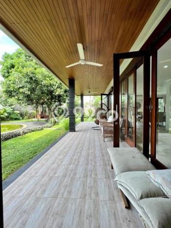 Rumah Luxury Modern Tanpa Renovasi di Kemang Jakarta Selatan Rumah Luxury Modern Tanpa Renovasi di Kemang Jakarta Selatan