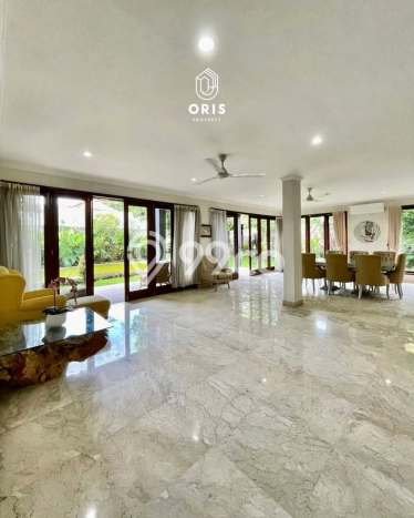 Rumah Luxury Modern Tanpa Renovasi di Kemang Jakarta Selatan Rumah Luxury Modern Tanpa Renovasi di Kemang Jakarta Selatan