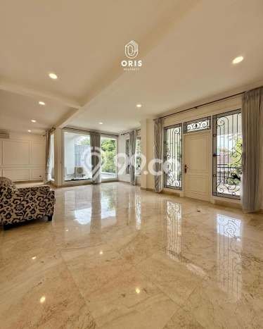 Dijual Rumah Mewah Elegan Dengan View Cantik di Pondok Indah, Jakarta Selatan Dijual Rumah Mewah Elegan Dengan View Cantik di Pondok Indah, Jakarta Selatan