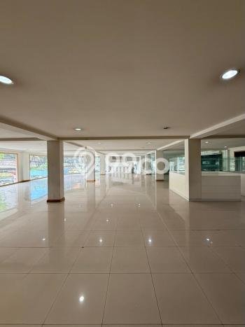 Unit Komersial Dijual di Jakarta Pusat LT 1542m2 & LB 2755m2 Unit Komersial Dijual di Jakarta Pusat LT 1542m2 & LB 2755m2