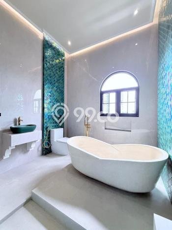 Ready to Use! Luxury House LT 360m2 Desain Modern di Pejaten Ready to Use! Luxury House LT 360m2 Desain Modern di Pejaten