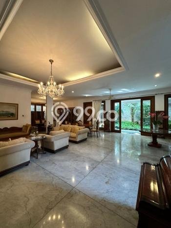Hunian Mewah Siap Huni LT 667m2 di Kebayoran Baru, Jakarta Selatan Hunian Mewah Siap Huni LT 667m2 di Kebayoran Baru, Jakarta Selatan