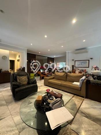 Hunian Mewah LB 272m2 Siap Pakai Desain Elegan di Senopati, Jakarta Selatan Hunian Mewah LB 272m2 Siap Pakai Desain Elegan di Senopati, Jakarta Selatan