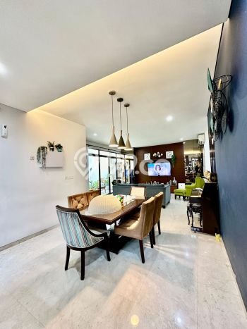 Jual Rumah Luas Megah Dengan View Cantik di Lebak Bulus, Jakarta Selatan Jual Rumah Luas Megah Dengan View Cantik di Lebak Bulus, Jakarta Selatan