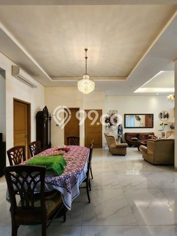 For Sale! Luxury House LT 240m2 Desain Modern di Gandaria For Sale! Luxury House LT 240m2 Desain Modern di Gandaria