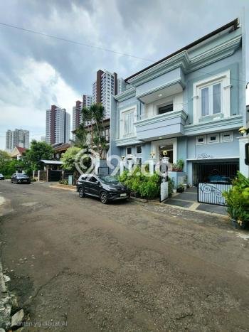 For Sale! Luxury House LT 240m2 Desain Modern di Gandaria For Sale! Luxury House LT 240m2 Desain Modern di Gandaria