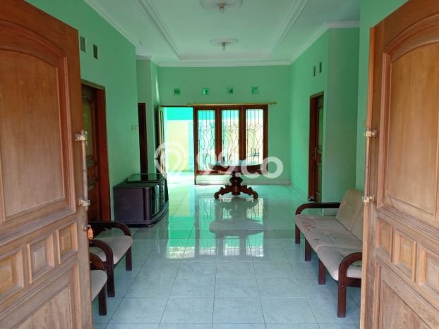 For Sale Rumah 4 Kamar Lokasi Ideal Bagus dan Strategis di Depok For Sale Rumah 4 Kamar Lokasi Ideal Bagus dan Strategis di Depok