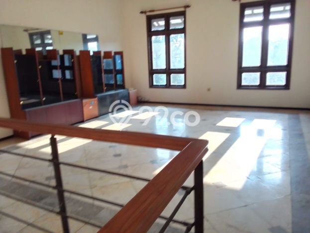 Disewakan Rumah Murah di Sarijadi Bandung Punya 4 Kamar Tidur Disewakan Rumah Murah di Sarijadi Bandung Punya 4 Kamar Tidur