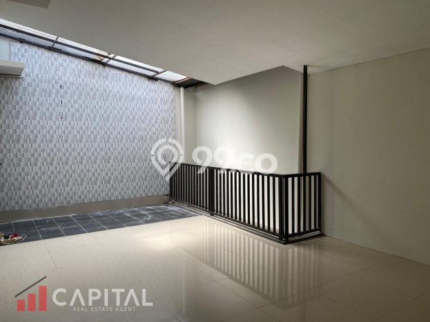 EXCLUSIVE OFFER! Rumah di Setra Duta, 2 KM, Lingkungan Elite, Luas 105m² Bangunan 140m² EXCLUSIVE OFFER! Rumah di Setra Duta, 2 KM, Lingkungan Elite, Luas 105m² Bangunan 140m²