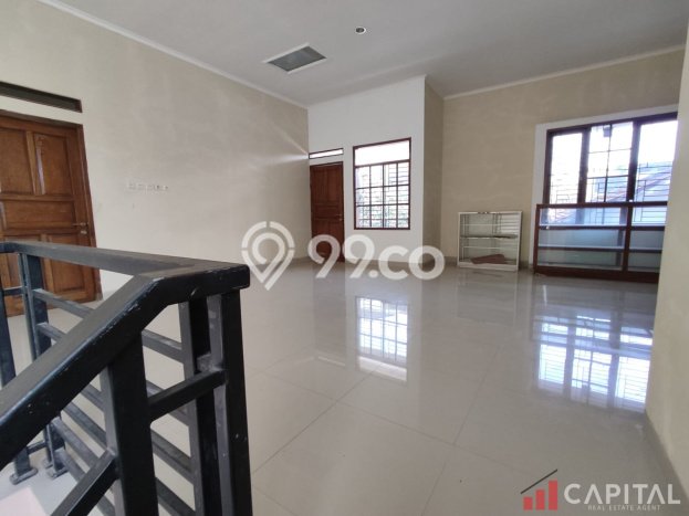 Rumah di Regol, 2 KT, Pemandangan Indah, Luas 121m² LB 220m² Rumah di Regol, 2 KT, Pemandangan Indah, Luas 121m² LB 220m²