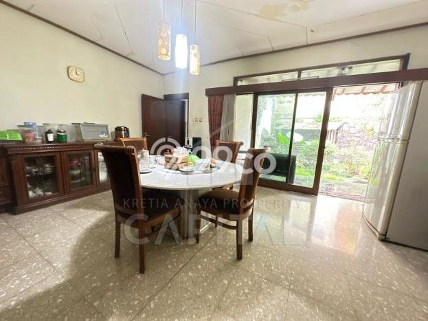 Disewakan Rumah Strategis LT 700m2 / LB 300m2 di Riau, Bandung Disewakan Rumah Strategis LT 700m2 / LB 300m2 di Riau, Bandung